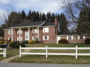 18 Crestview Dr, Princeton, WV 24740