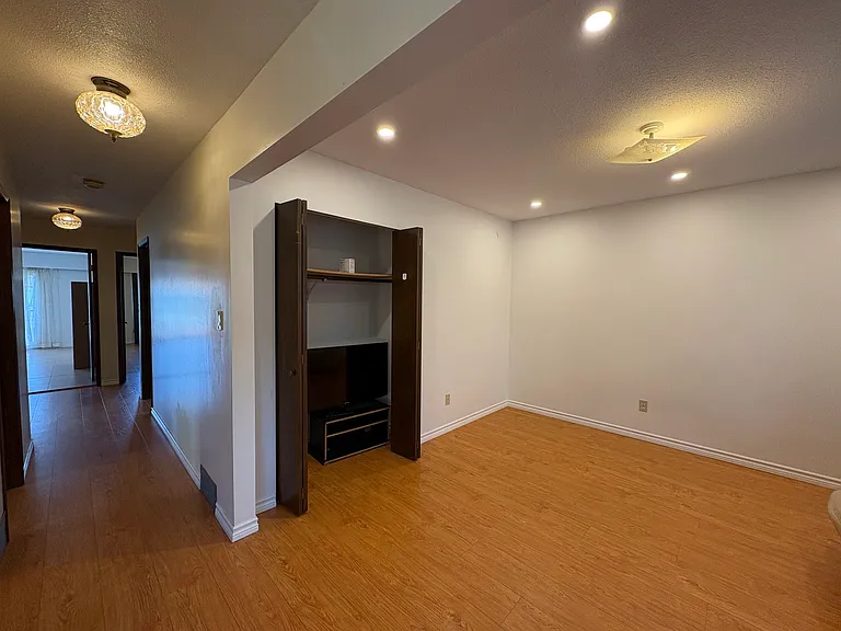 2248 E 45th Ave — Photo 6