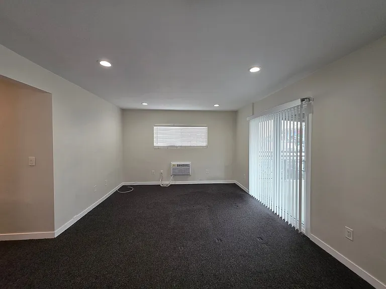 613 S Prairie Avenue — Photo 17