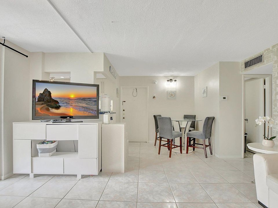 1st image of 400 SE 10th Street #210