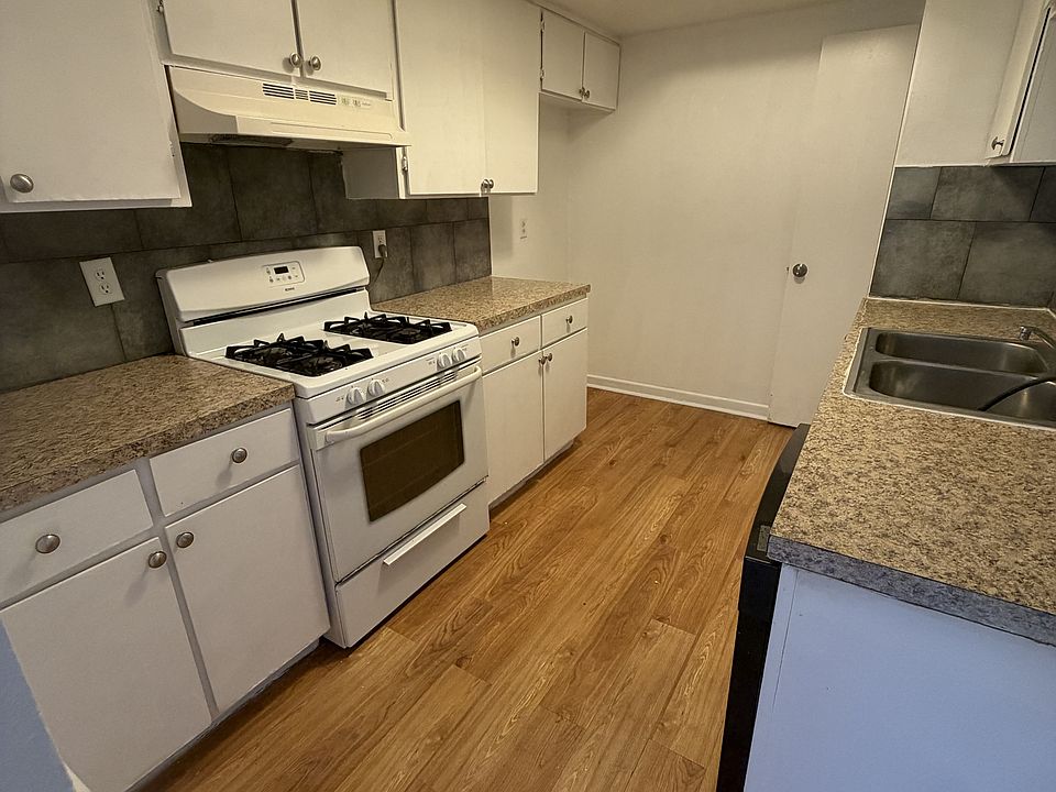 1st image of 2910 Lourdes St