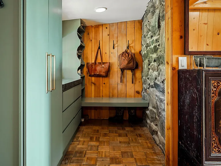 Mud room