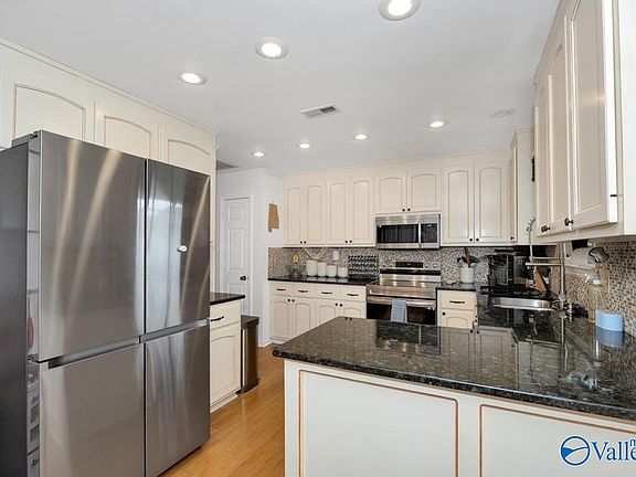3rd image of 253 Postwood Ct