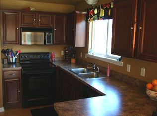 1048 Broad Ax Ln, Smiths Creek, MI 48074