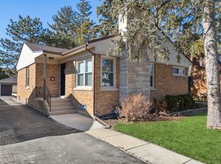 304 N Walnut St, Elmhurst, IL 60126