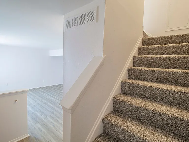 Novi Ridge Apartments — Photo 50