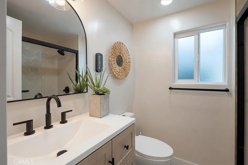3 bed, 784 sqft, $1,450 — Photo 4