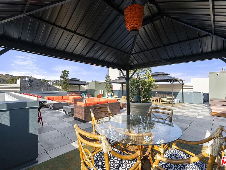 7428 Santa Monica Blvd #301 — Photo 31