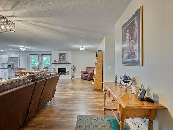 5th image of 212 John F Kennedy Drive