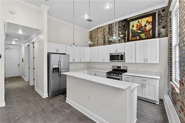 229 N Peters St #301 — Photo 6