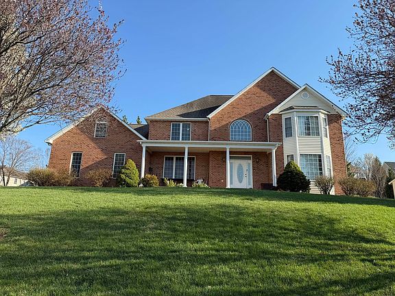 2nd image of 635 Long Meadow Rd