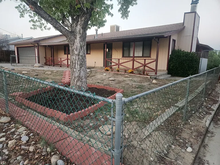 5900 Arroyo Dr — Photo 2