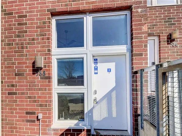 588 W 40th St, Kansas City, MO 64111