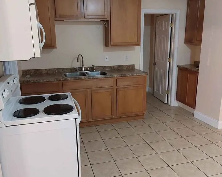 522 Parker St — Photo 2
