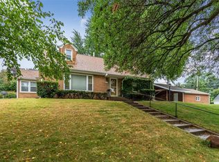 277 21st Ave SW, Cedar Rapids, IA 52404