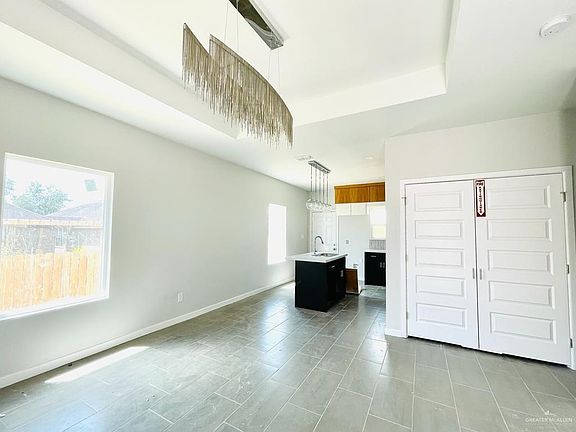 5th image of 1019 N Woodson Ave