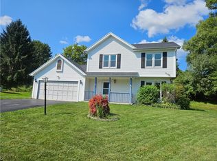 185 Brook Trout Ln, Rochester, NY 14622