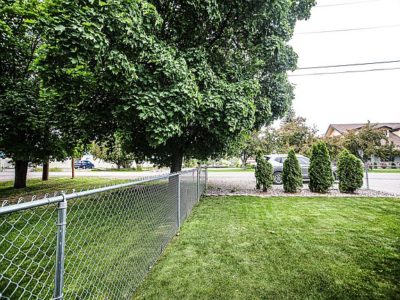5th image of 109 E Cottonwood Dr