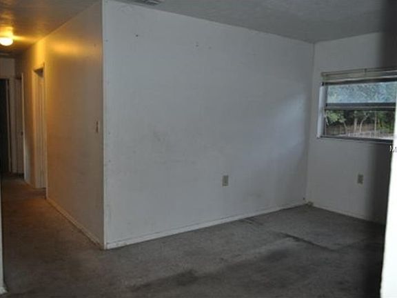 4th image of 330 N Lancelot Ave