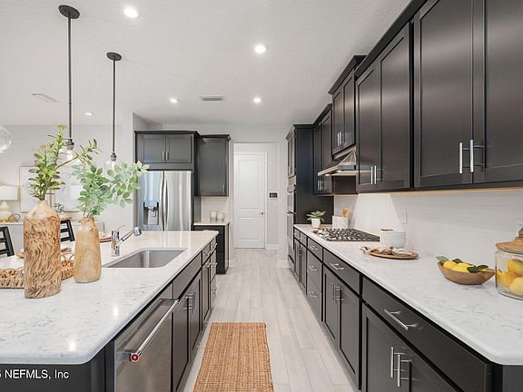 3rd image of 244 LADYSLIPPER Drive