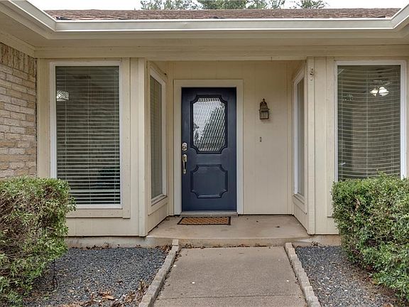 4th image of 6701 Riviera Dr