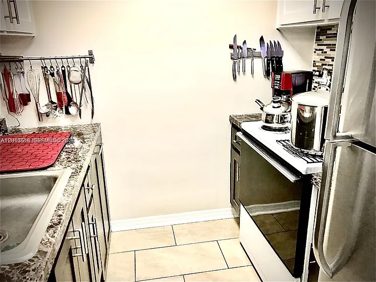 900 SW 11th Ave #17C — Photo 15