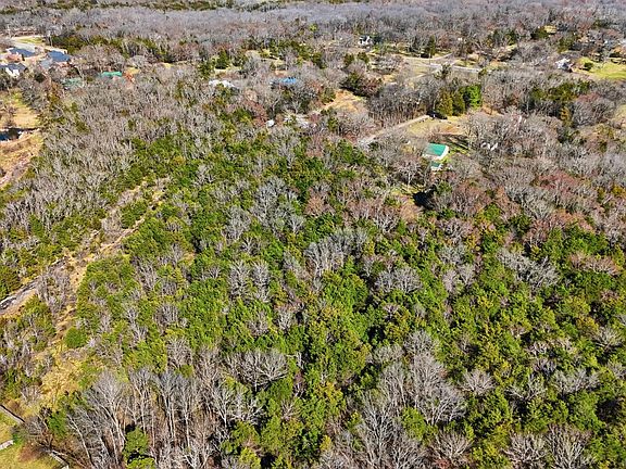 5th image of 1076 Chandler Rd