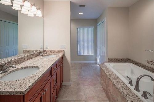 2nd image of 4250 Shadow Wood Dr