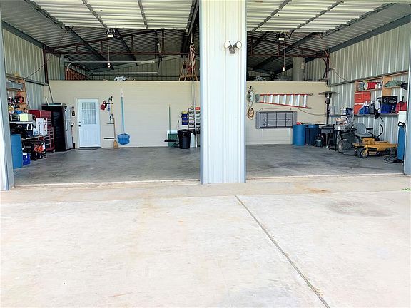 4th image of 1576 County Road 323
