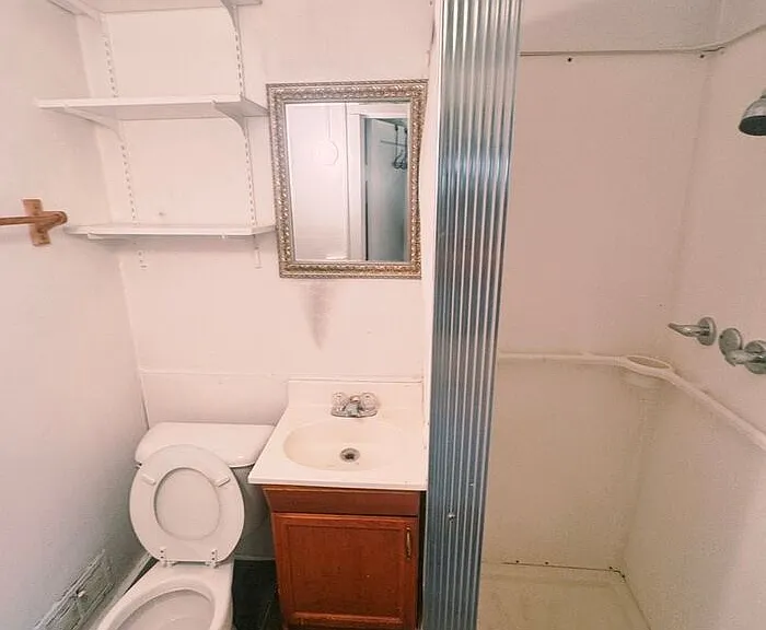 914 Eureka St #7 — Photo 4
