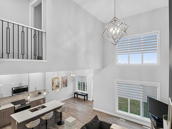 5th image of 103 Edgefield Way