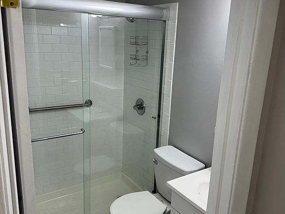 4th image of 868 Rensselaer Ave Floor 1