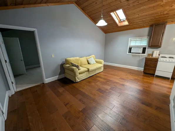 1 Bedroom 2 Bath apartment between Cherokee and Bryson City available now-Arrowhead Inn-Unit #1, 5801 Ela Rd #9, Whittier, NC 28789