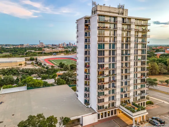700 E Hildebrand Ave #902, San Antonio, TX 78212