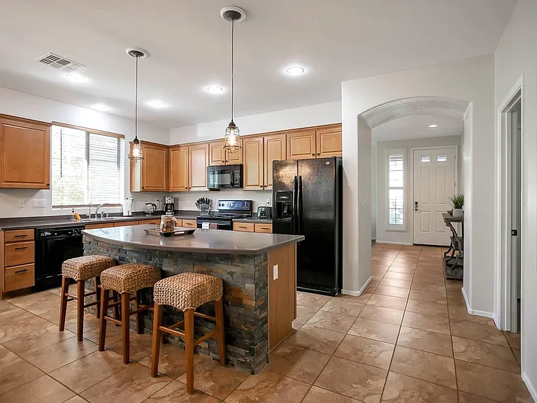 3109 W Via De Pedro Miguel — Photo 3