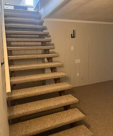 907 Dixiana Dr — Photo 17