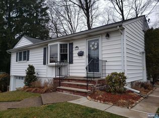 94 Brook Rd, Park Ridge, NJ 07656