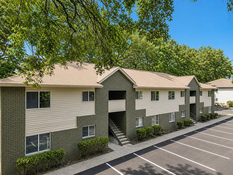 Landis Grove — Photo 15