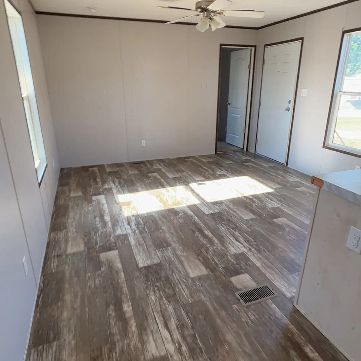 Town & Country MHP **Ask about free rent — Photo 4