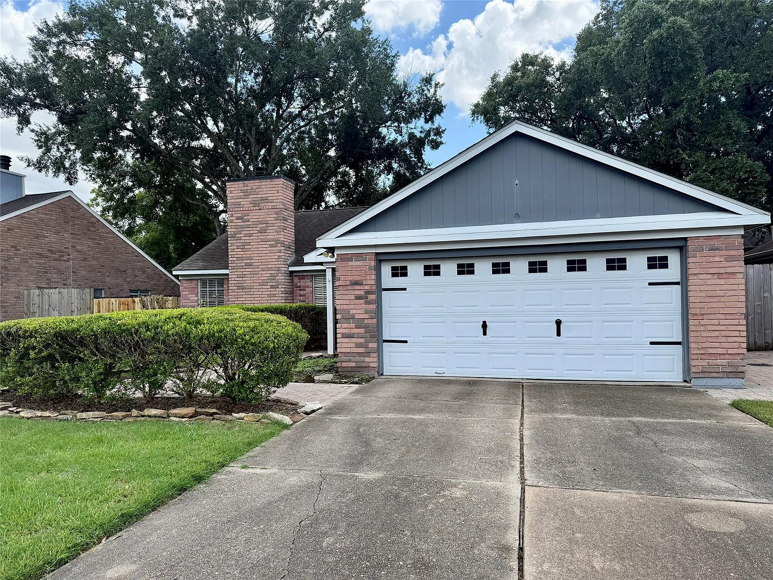 3 bed, 2.0 bath, 1564 sqft, $1,895 — Photo 3