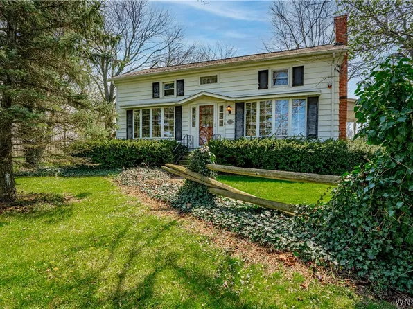 2058 Youngstown Wilson Rd, Ransomville, NY 14131