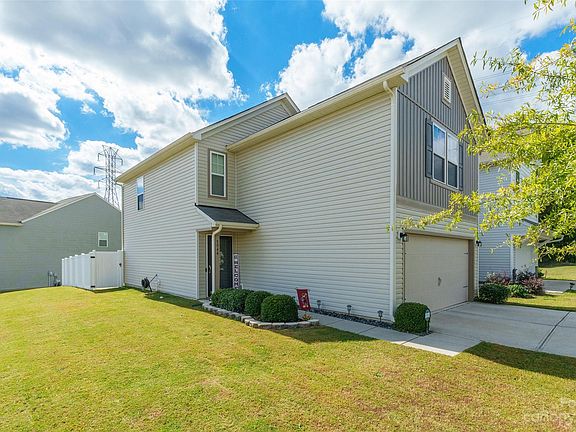 3rd image of 5044 Newport Lakes Dr