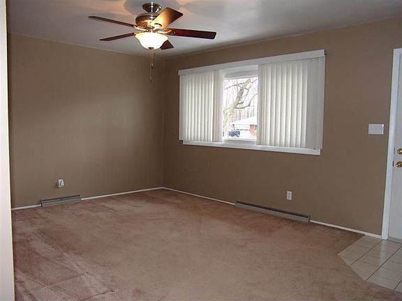 3rd image of 4242 Sunbeam Ave