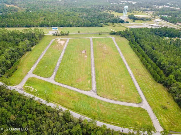 10160 Chapman Rd, Bay St Louis, MS 39520