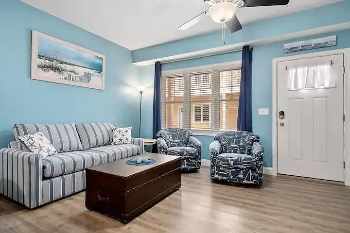 128 Ashworth Ave #203 — Photo 12