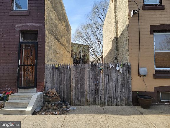 3rd image of 2550 N Hutchinson St