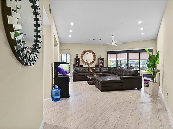 4th image of 7520 La Paz Boulevard #306