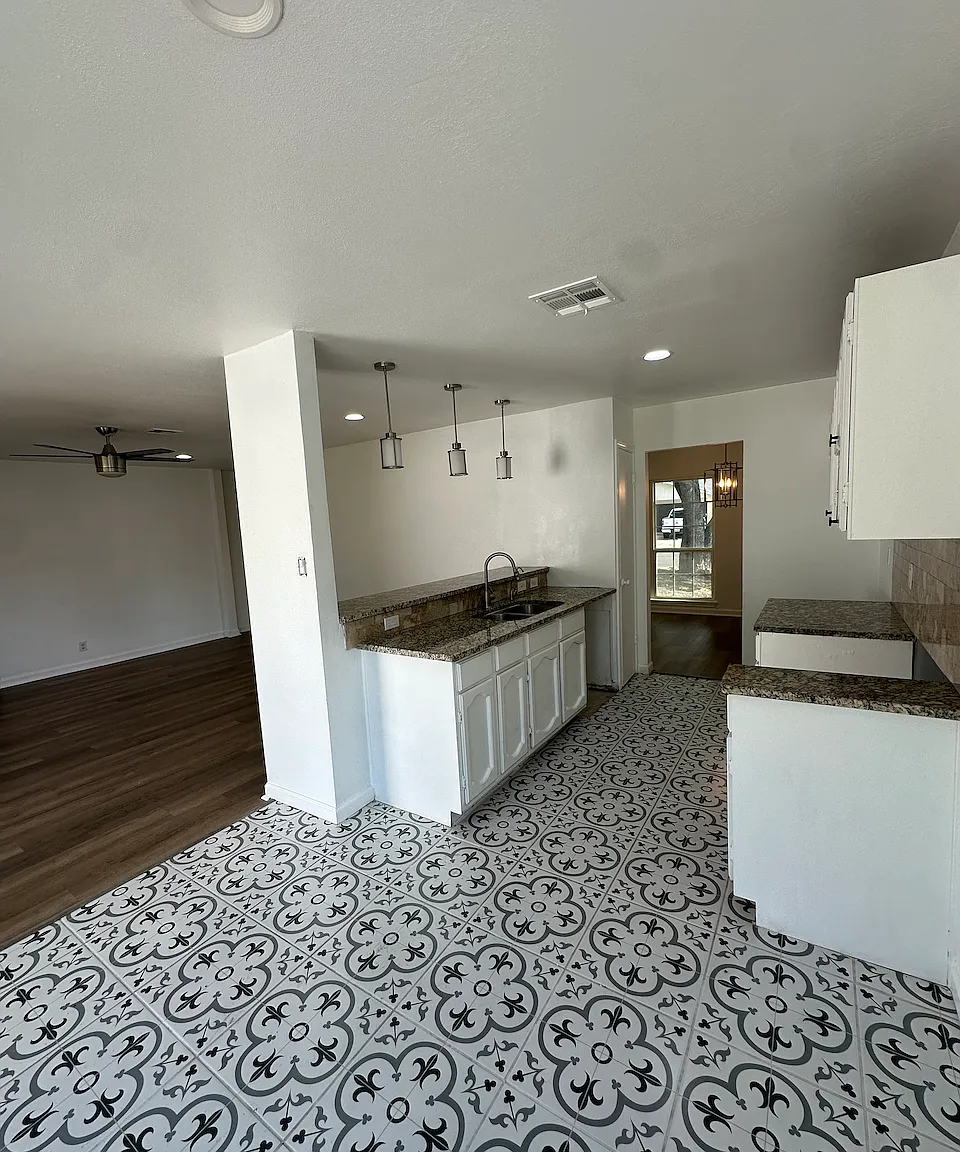 3 bed, 1502 sqft, $1,700 — Photo 4