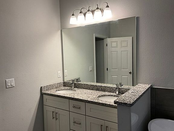 5th image of 615 N Delmonte Ct