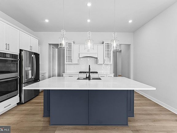 4th image of 15502 Solomon Way